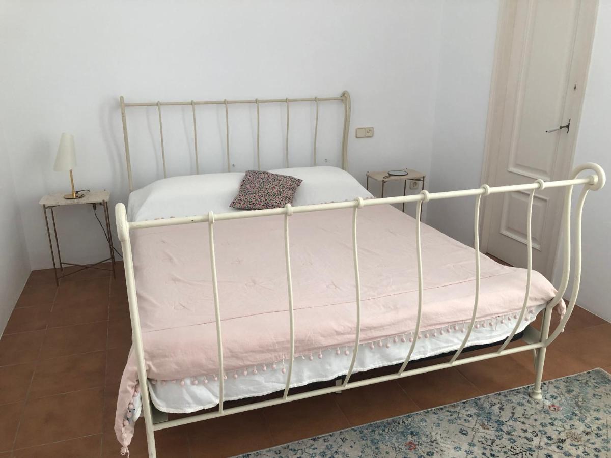 Family B&B Homefromhomees サン・フェリウ・ダ・ギショルス エクステリア 写真